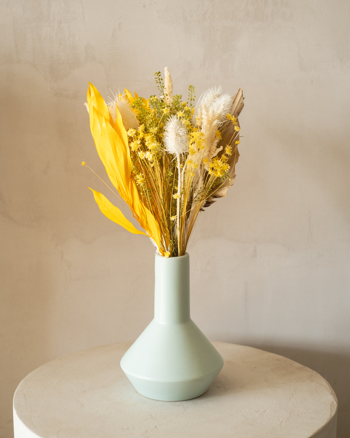 Bouquets de fleurs séchées assorties